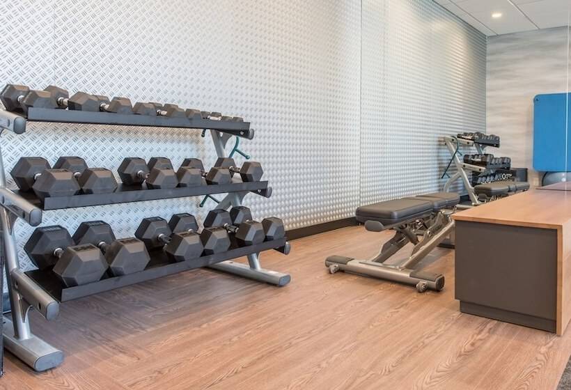 هتل Fairfield Inn & Suites By Marriott Penticton