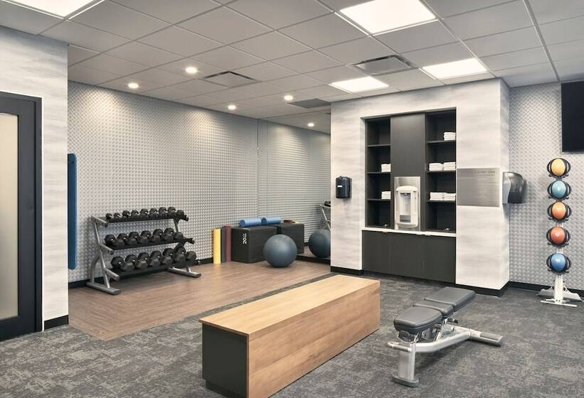 هتل Fairfield Inn & Suites By Marriott Penticton