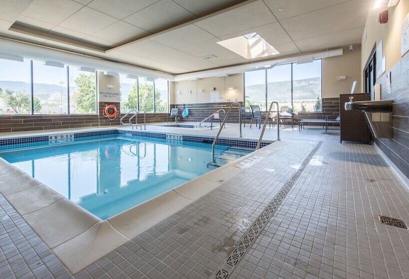 هتل Fairfield Inn & Suites By Marriott Penticton