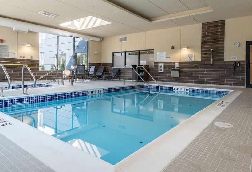 هتل Fairfield Inn & Suites By Marriott Penticton