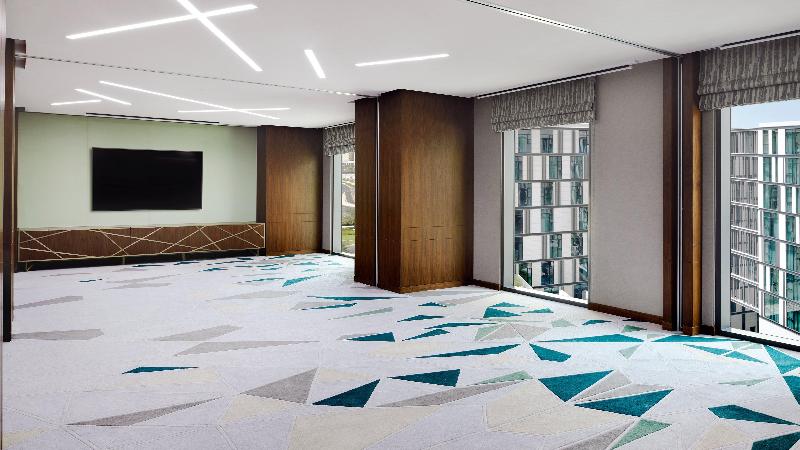 هتل Holiday Inn Dubai Al Maktoum Airport, An Ihg