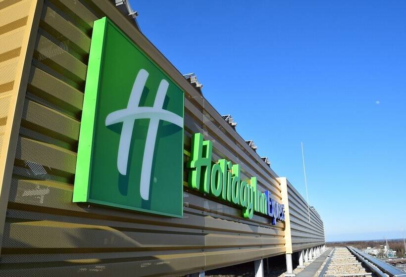 Отель Holiday Inn Express Amsterdam North Riverside, An Ihg