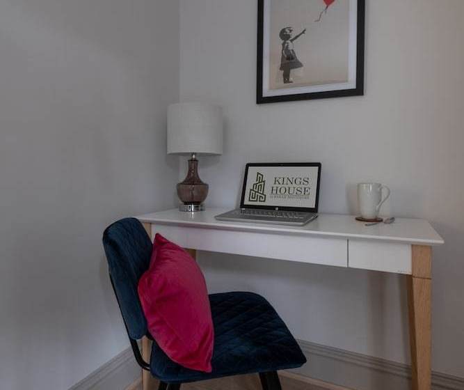 Отель Kings House By Karah Boutiques