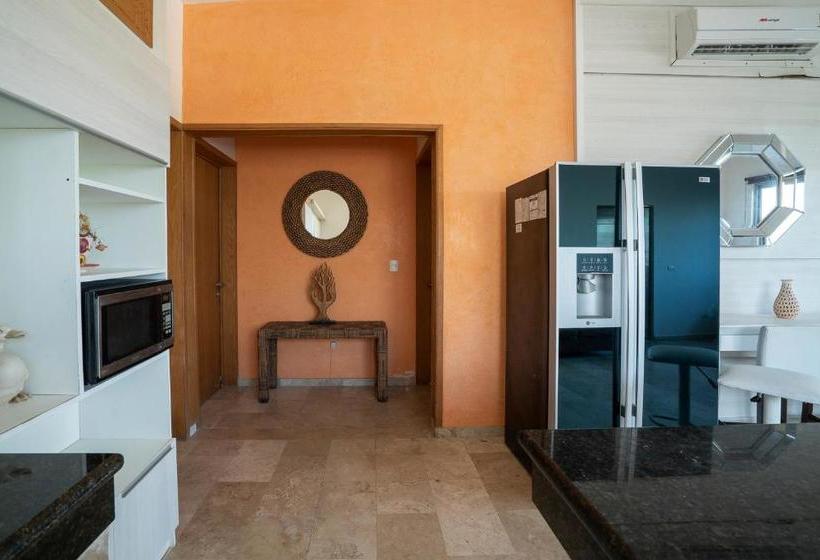 ホテル Capital O Cancun International Airport 24 P 7