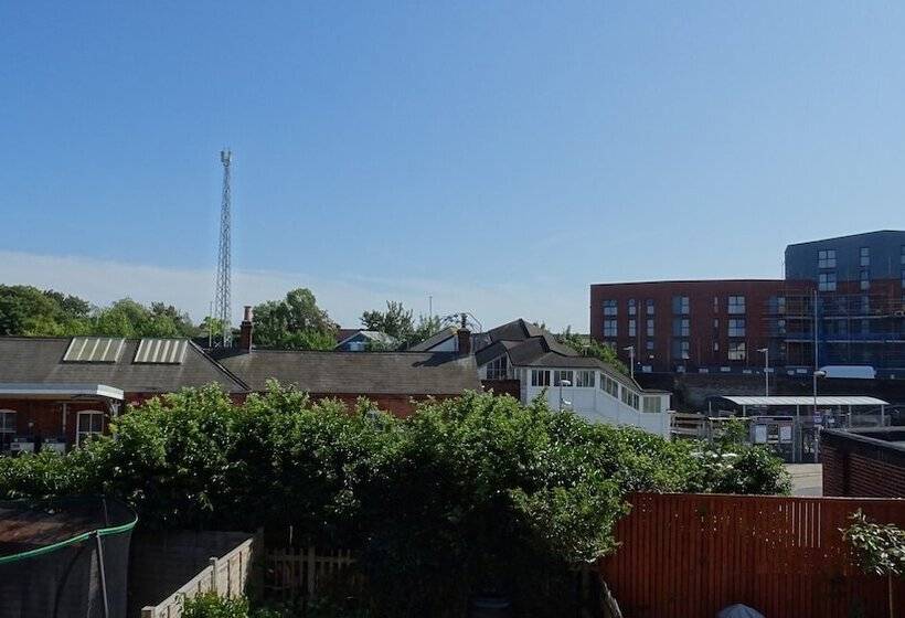 膳宿费 Radanks House