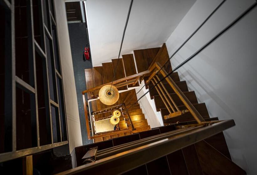 پانسیون The 1993 Homestay