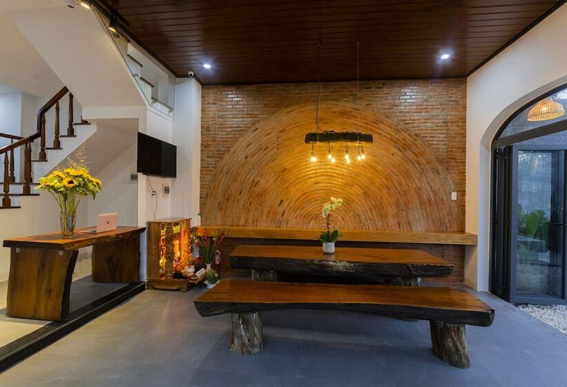 پانسیون The 1993 Homestay