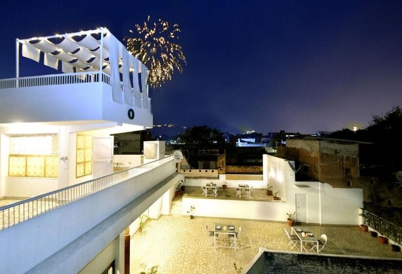 Pink Elephant Haveli   Hostel