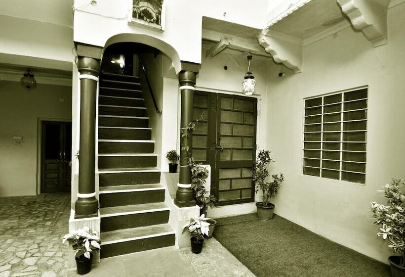 Pink Elephant Haveli   Hostel