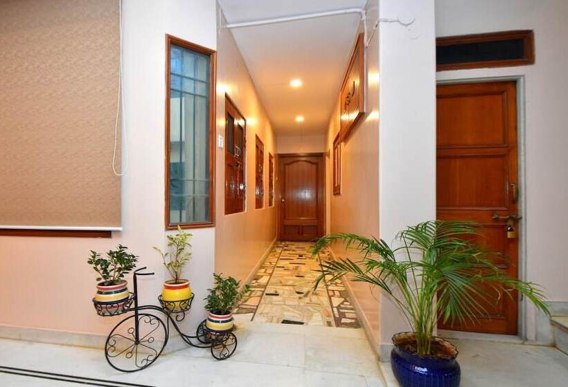 Pink Elephant Haveli   Hostel