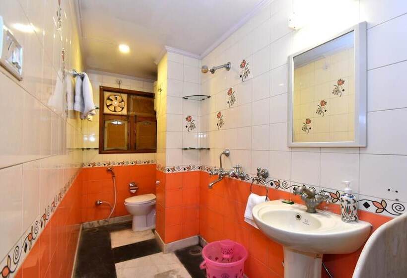 Pink Elephant Haveli   Hostel