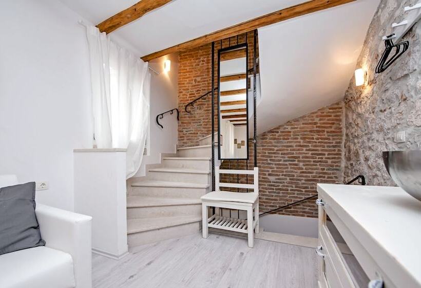 Apartment And Studio Ca’ 3 Vie