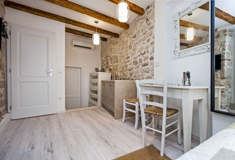 Apartment And Studio Ca’ 3 Vie