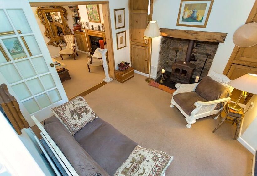 Braunton Magnolia Cottage 3 Bedrooms