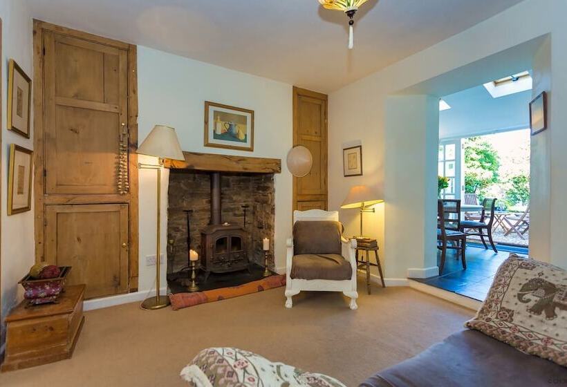 Braunton Magnolia Cottage 3 Bedrooms