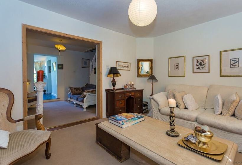 Braunton Magnolia Cottage 3 Bedrooms