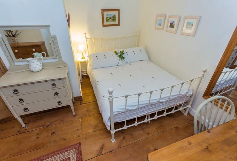 Braunton Magnolia Cottage 3 Bedrooms