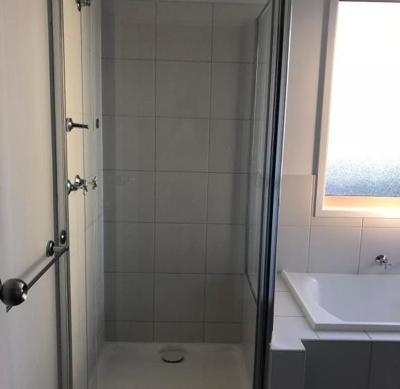 Cowes Holiday Haven Property 1