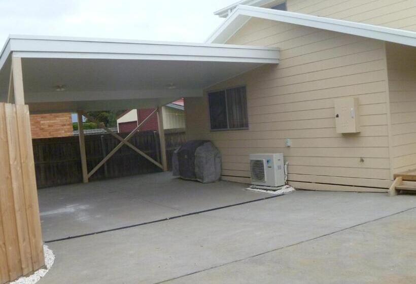 Cowes Holiday Haven Property 1