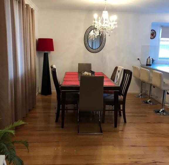 Cowes Holiday Haven Property 1