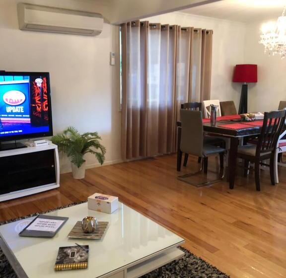 Cowes Holiday Haven Property 1