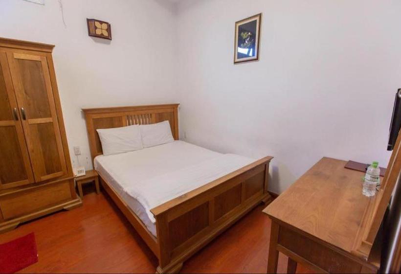 هتل Pi Hostel Dalat