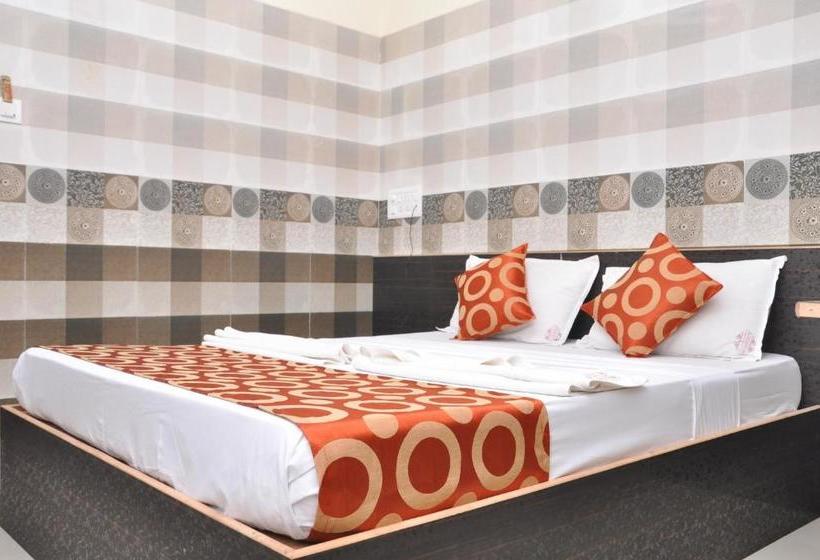 酒店 Addhuri Comforts