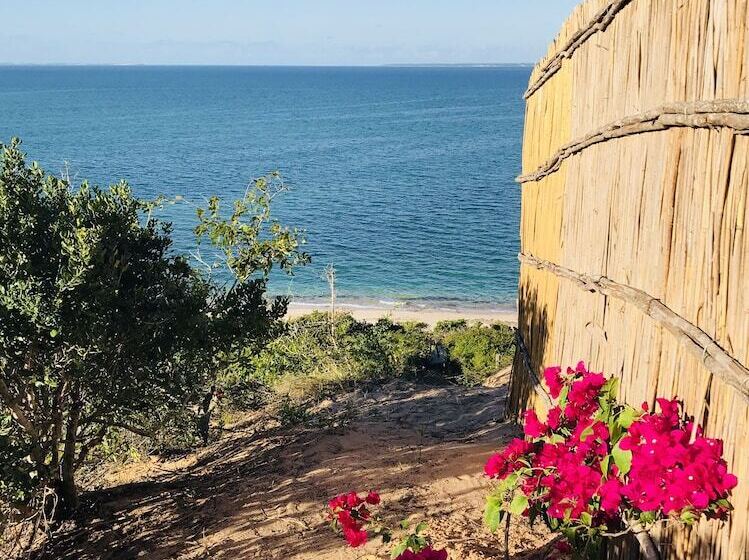 Отель Eden Bay Eco Lodge