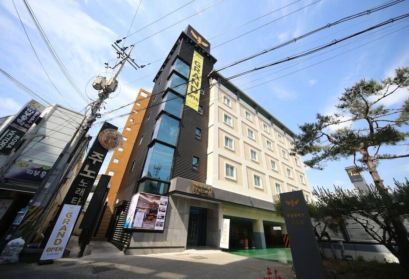 בית מלון כפרי J's