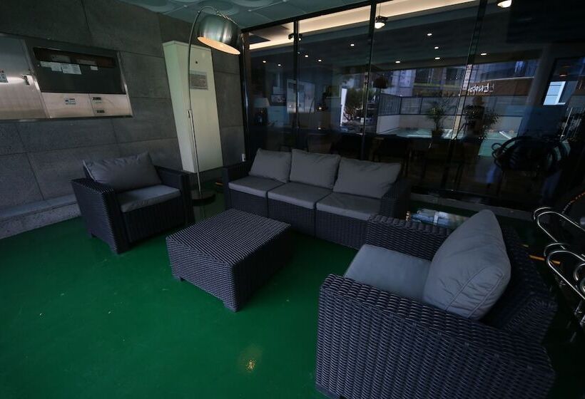 בית מלון כפרי J's