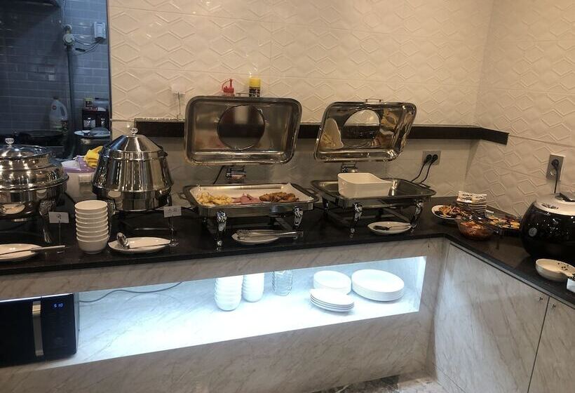 בית מלון כפרי J's