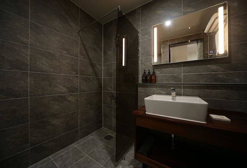 בית מלון כפרי J's