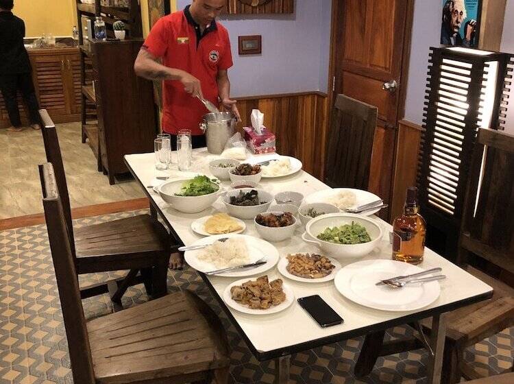 בית מלון כפרי On The Mekong Resort