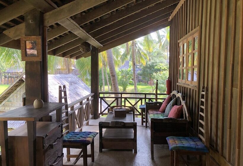 בית מלון כפרי On The Mekong Resort