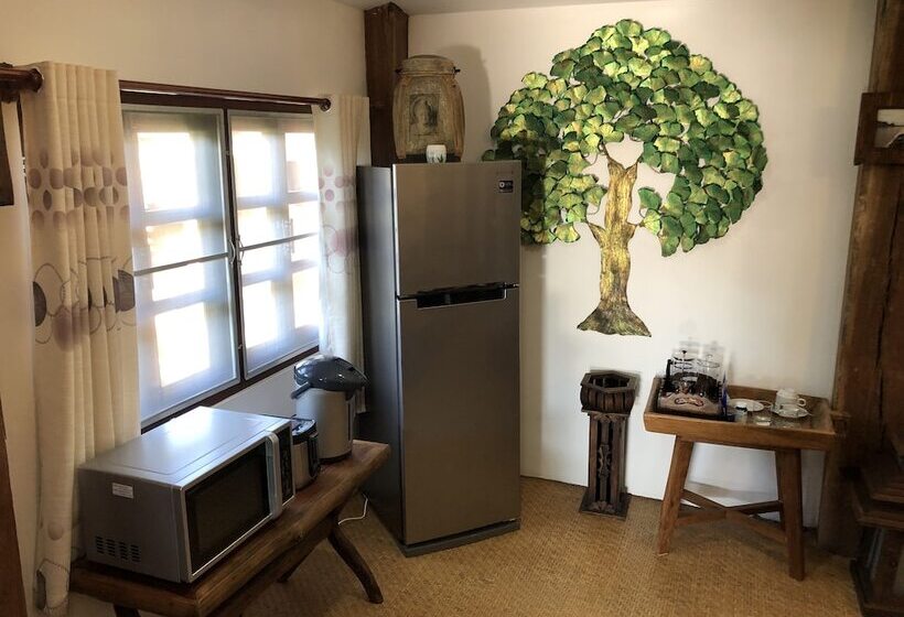 בית מלון כפרי On The Mekong Resort