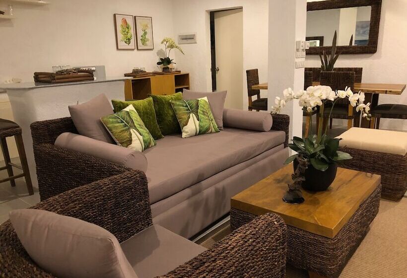 هتل Pearl Bay Villas