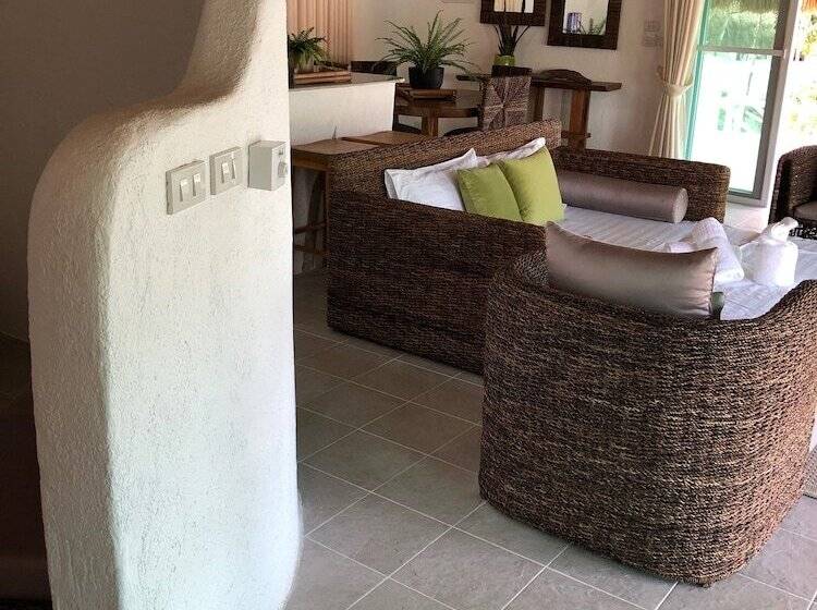 هتل Pearl Bay Villas