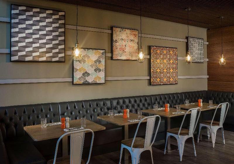 هتل Radisson Red  London Heathrow