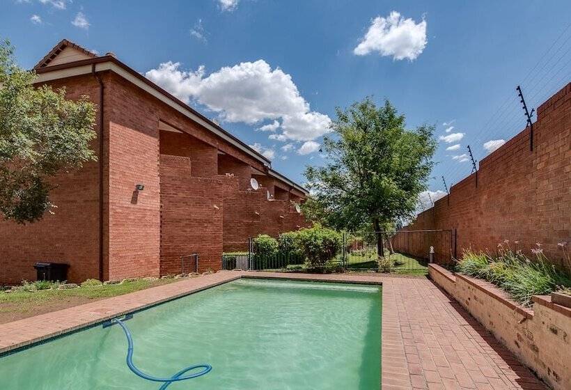 Jozistay Savannah Apartments