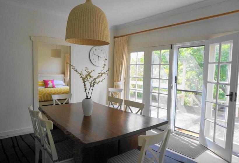 Leura Country Cottage