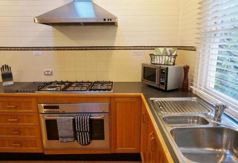 Leura Country Cottage