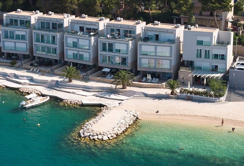 Livingstone Beach House