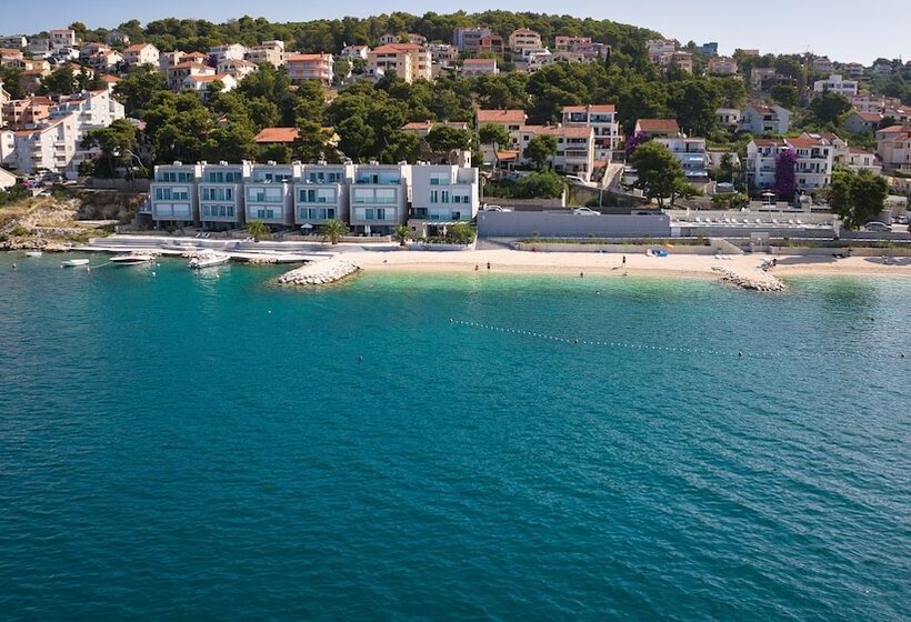 Livingstone Beach House