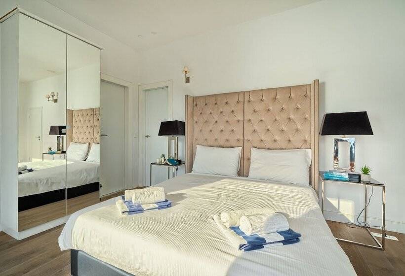 Livingstone Beach House