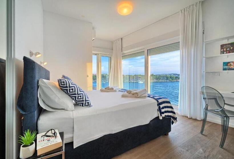 Livingstone Beach House