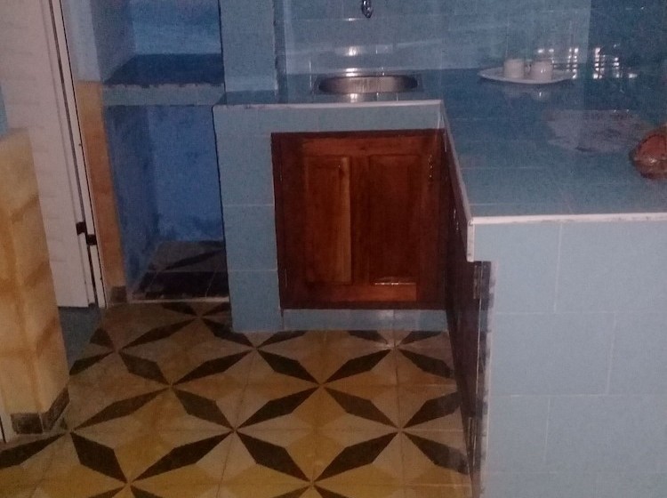 Пансион Los Tres Alberto