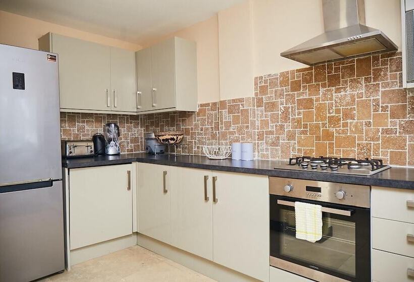 پانسیون Regal Spaces At Imperial Grove