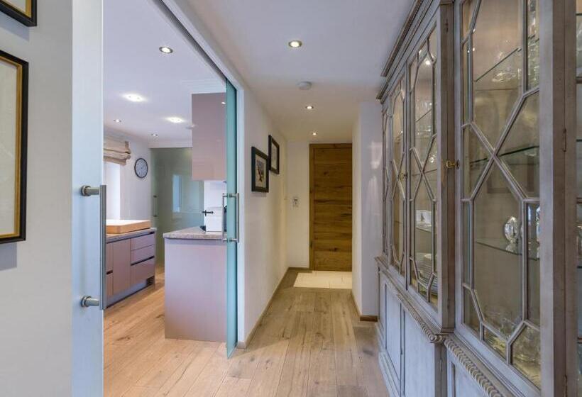 Trendguide Suites By Alpine Host Helpers