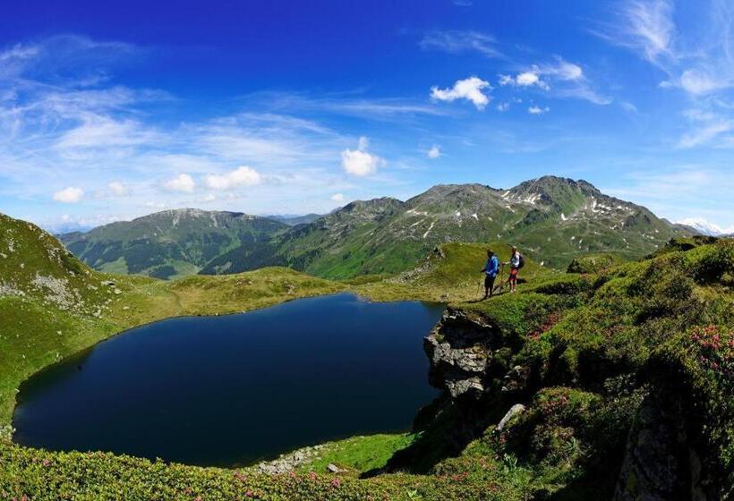 Trendguide Suites By Alpine Host Helpers