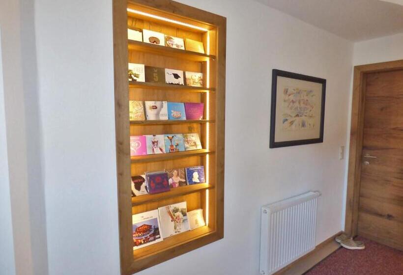 Trendguide Suites By Alpine Host Helpers